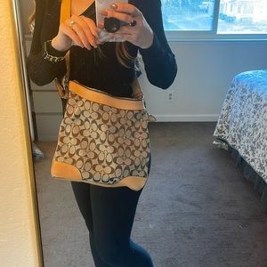 Vintage Coach Hobo Crossbody bag!